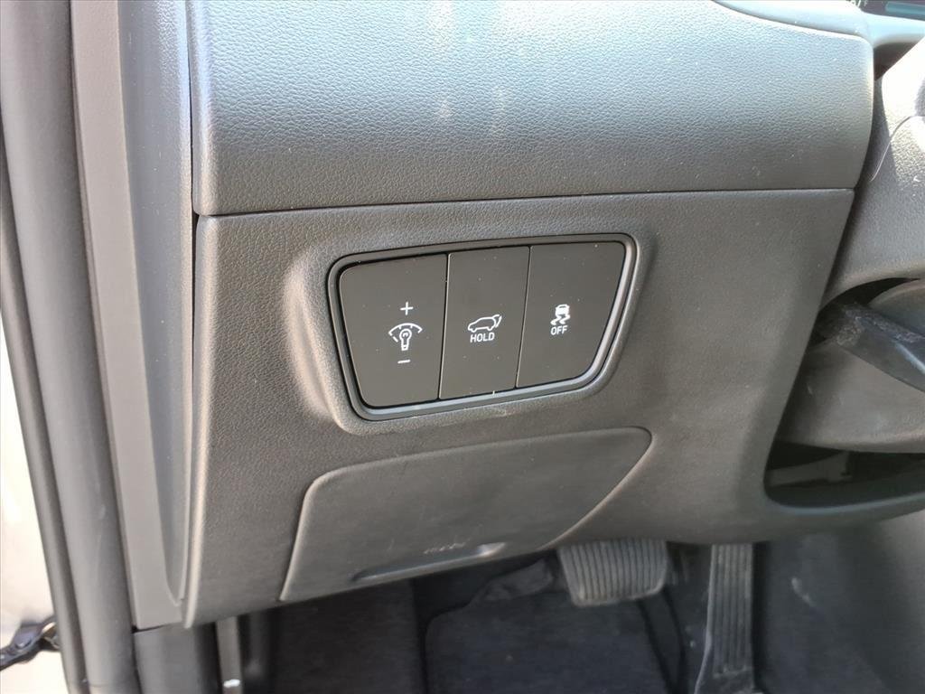 Used 2024 Shimmering Silver Hyundai SEL image 17
