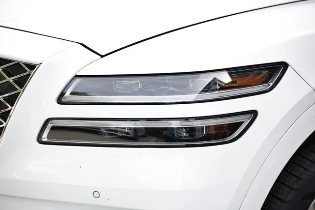 Used 2024 Alta White Genesis 3.5T Prestige image 12