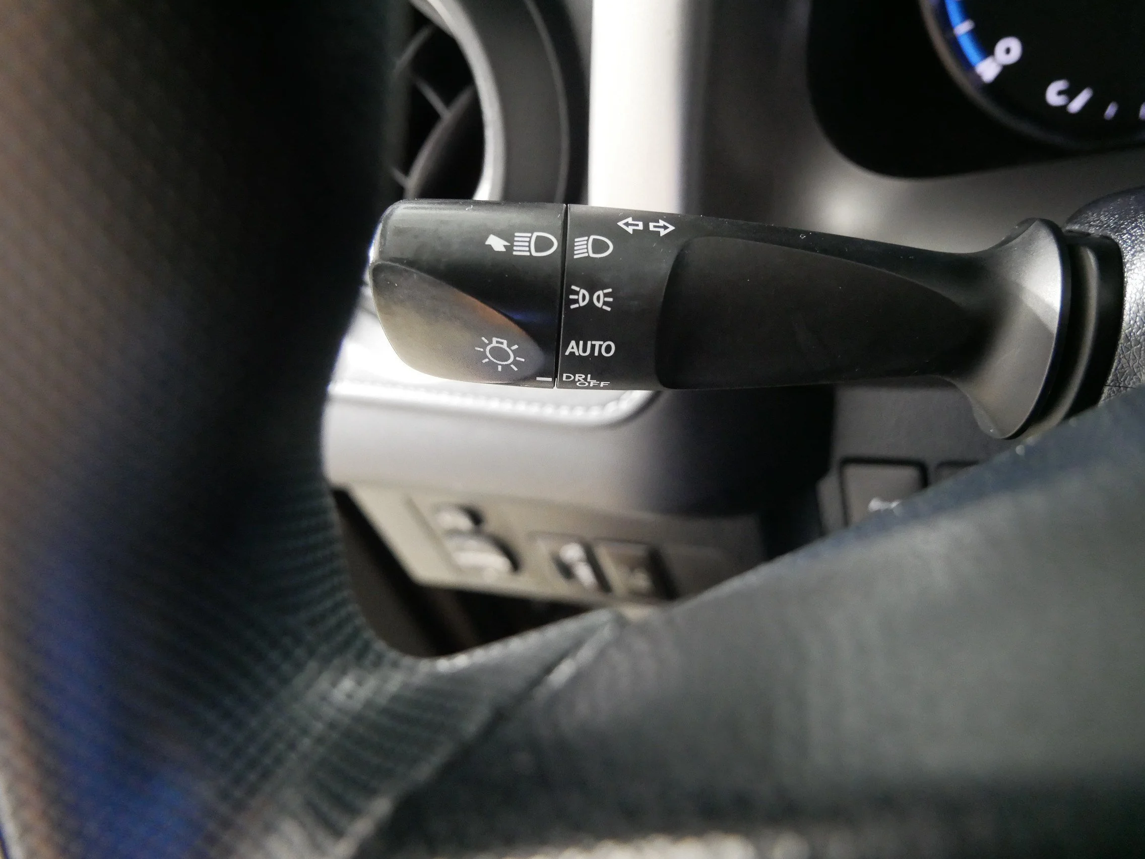 Used 2018 Magnetic Gray Metallic Toyota LE image 31