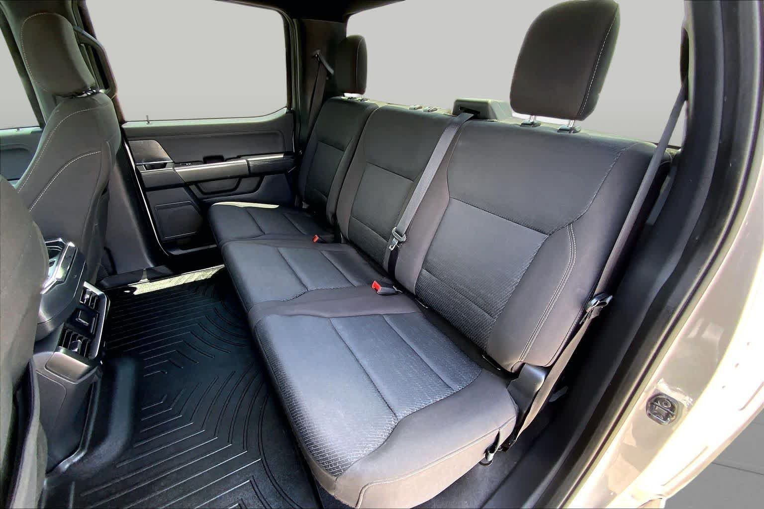 Used 2023 Iconic Silver Ford XLT image 21
