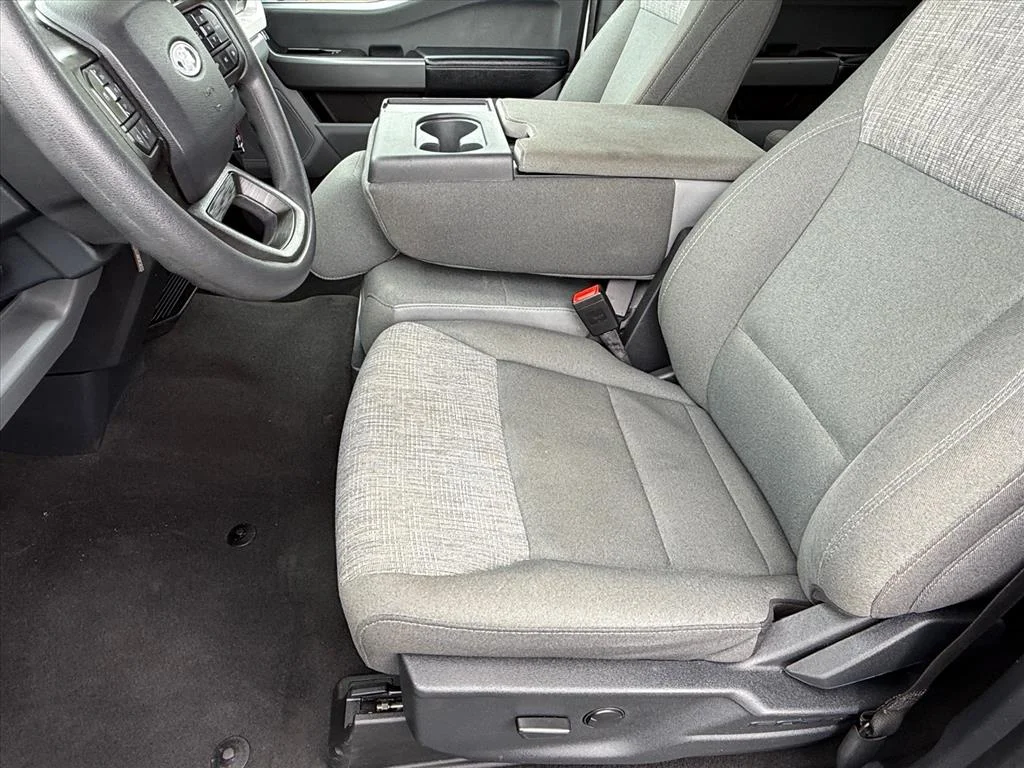 Used 2025 White Ford XLT image 13