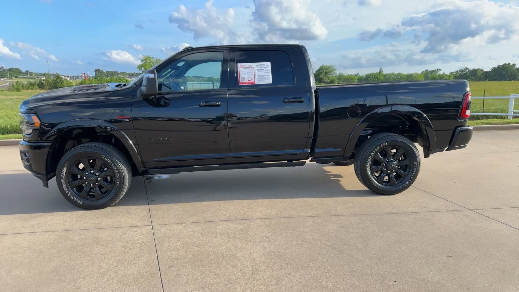 Used 2024 Diamond Black Crystal Pearlcoat Ram Limited image 4