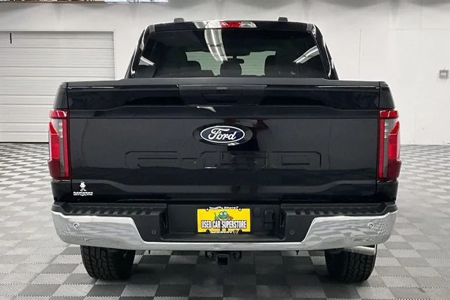 Used 2025 Agate Black Metallic Ford XLT image 5
