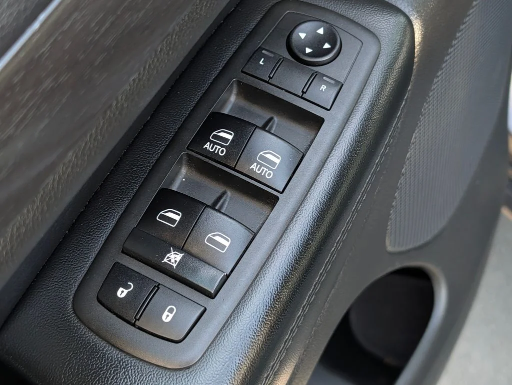 2018 Jeep Grand Cherokee Altitude - Photo 18