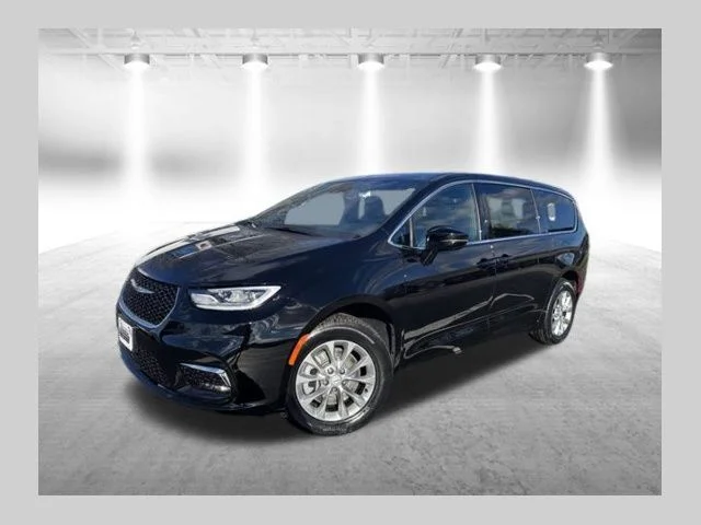2026 Chrysler Pacifica Select AWD's photo