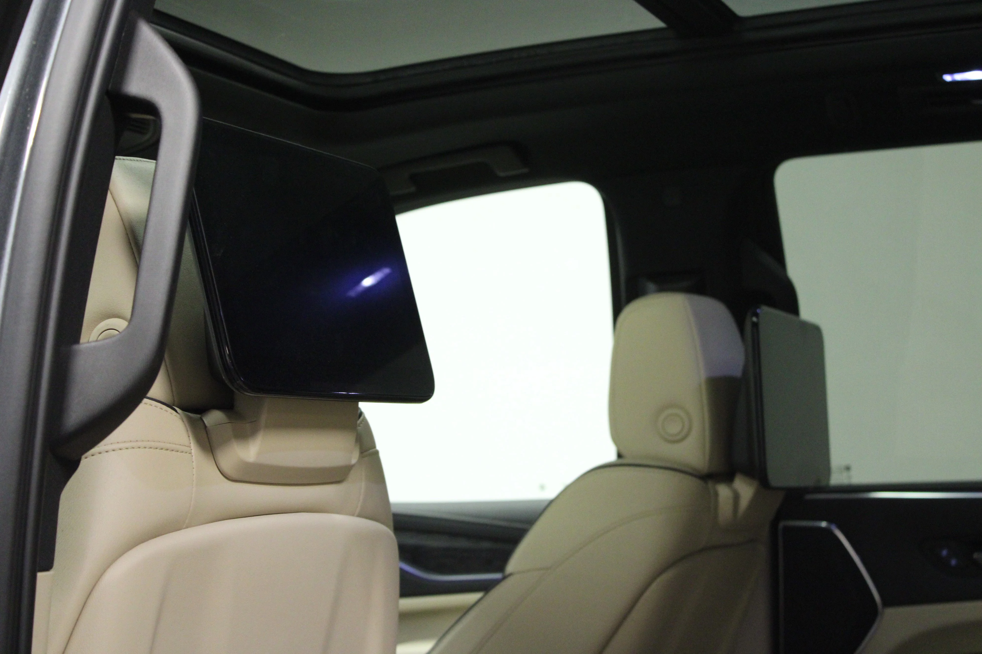Used 2021 Satin Steel Metallic Cadillac Premium Luxury image 13
