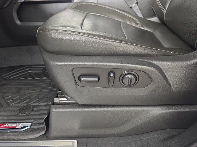 Used 2020 SUMMIT WHITE Chevrolet LTZ image 29