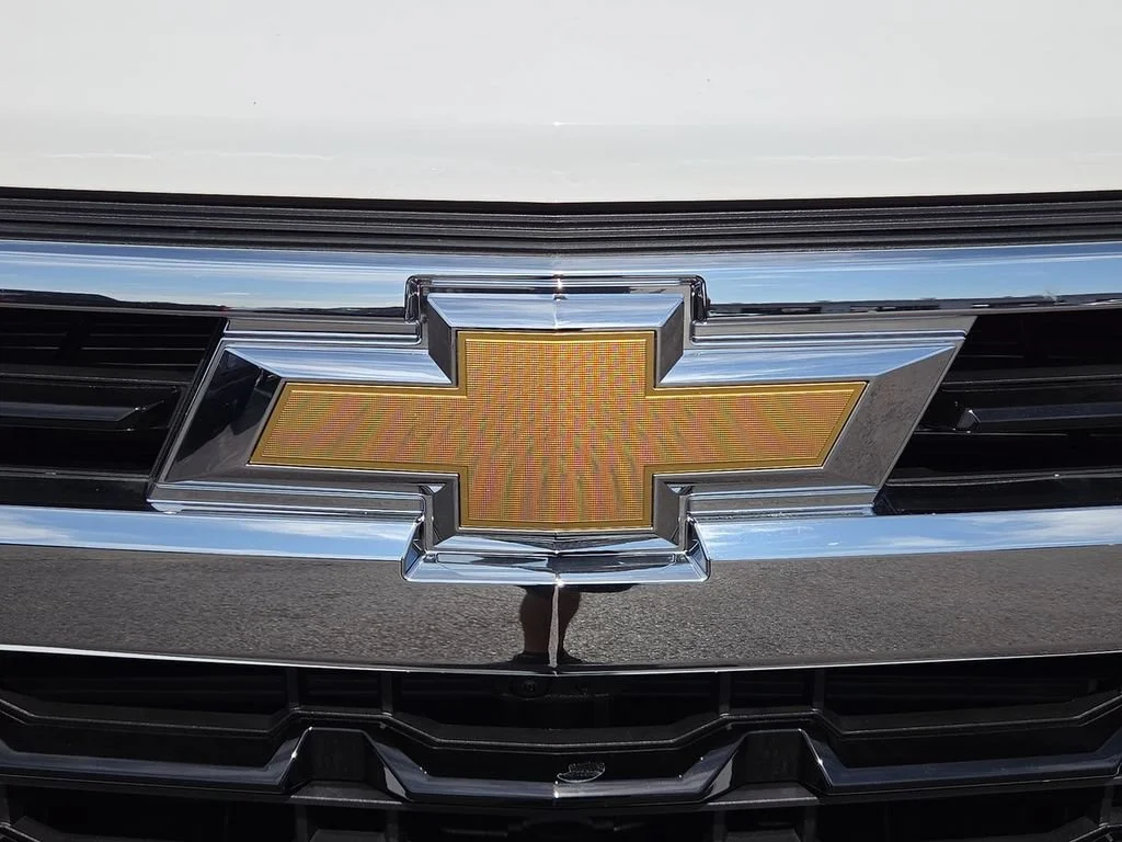 New 2026 Summit White Chevrolet LT image 22