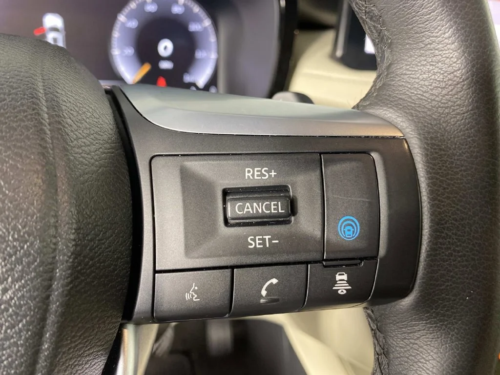 Used 2023 Titanium INFINITI LUXE image 21