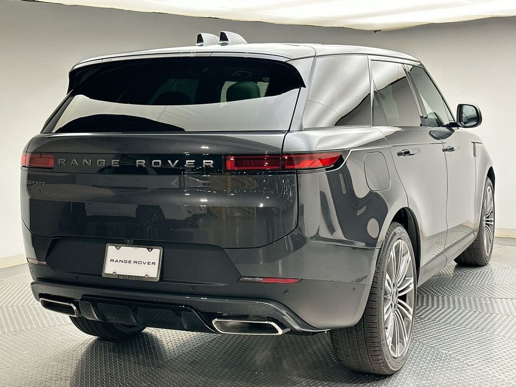 New 2027  Land Rover SE image 3
