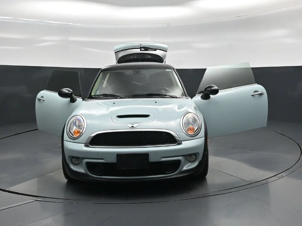 Used 2013 Blue MINI Base image 28