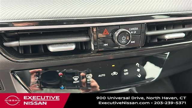 Used 2025 Black Nissan SR image 17