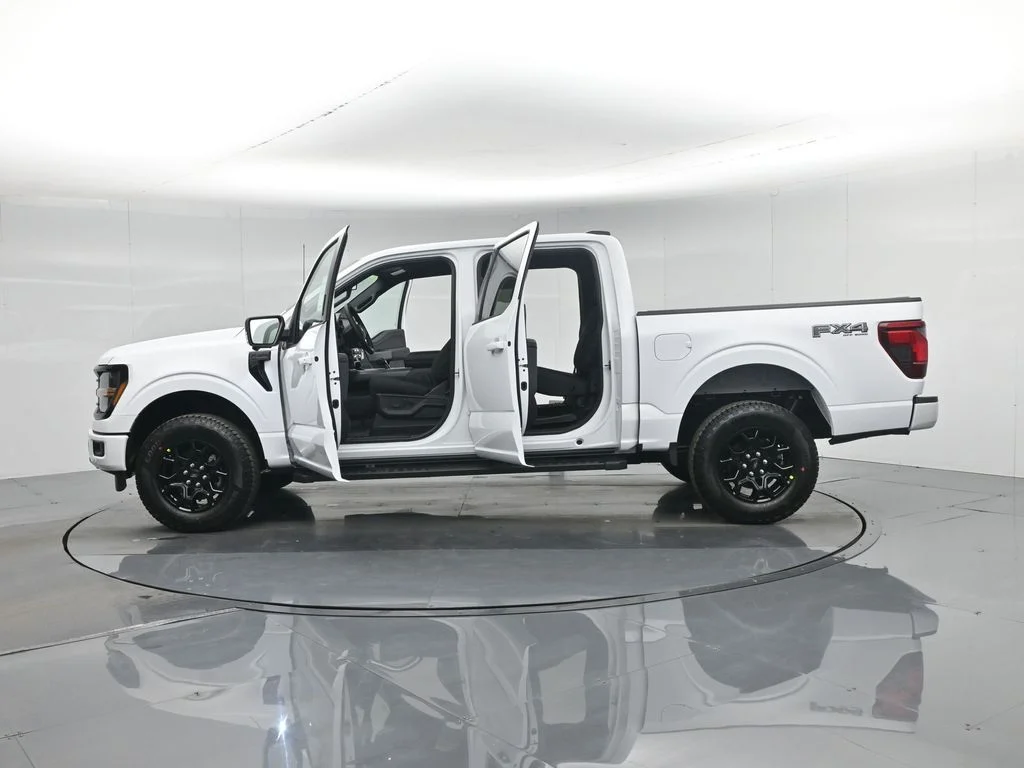 New 2026 Oxford White Ford XLT image 36