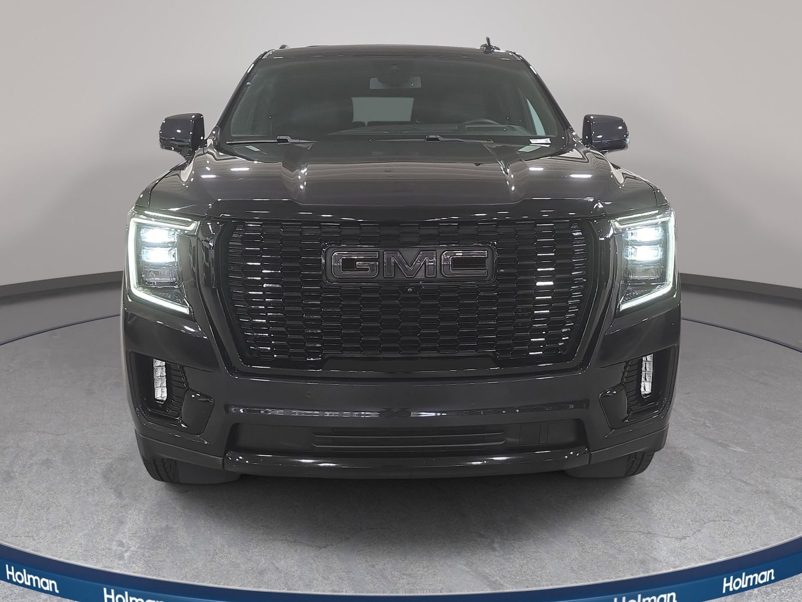 Used 2024 Silver GMC Denali image 3