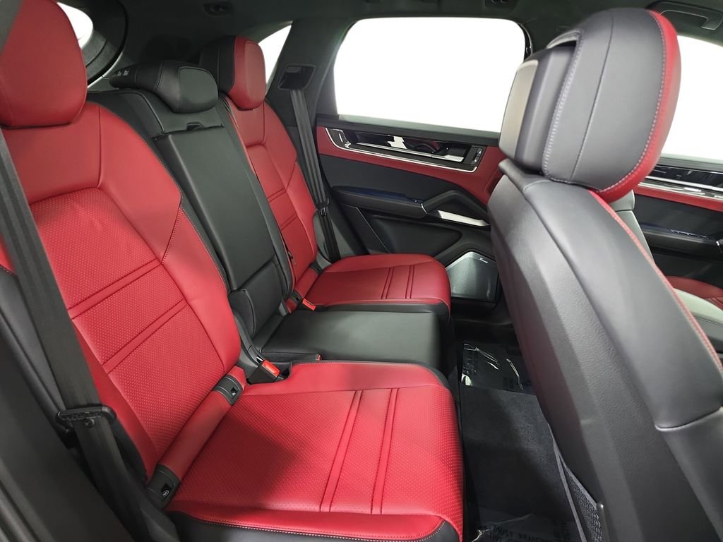 2025 Porsche Cayenne Turbo E-Hybrid - Photo 26