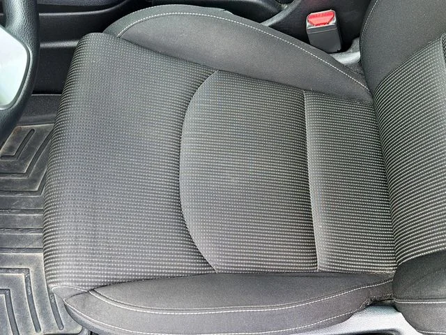 Used 2021 White Kia LXS image 19