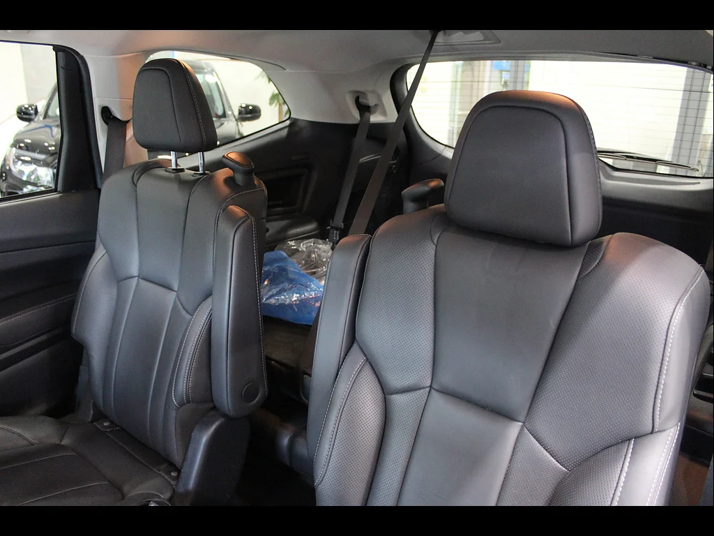 Used 2023 Ice Silver Metallic Subaru Limited 7-Passenger image 17