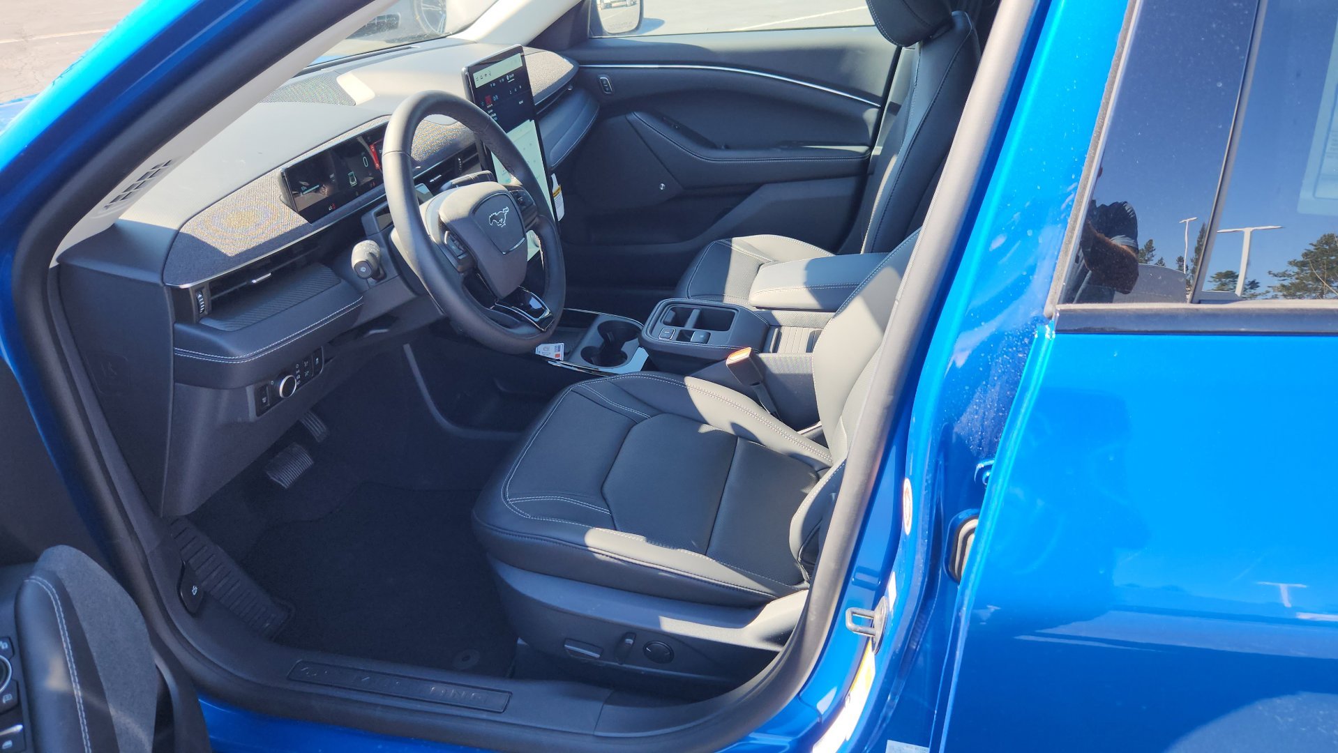 New 2026 Velocity Blue Metallic Ford Premium image 24