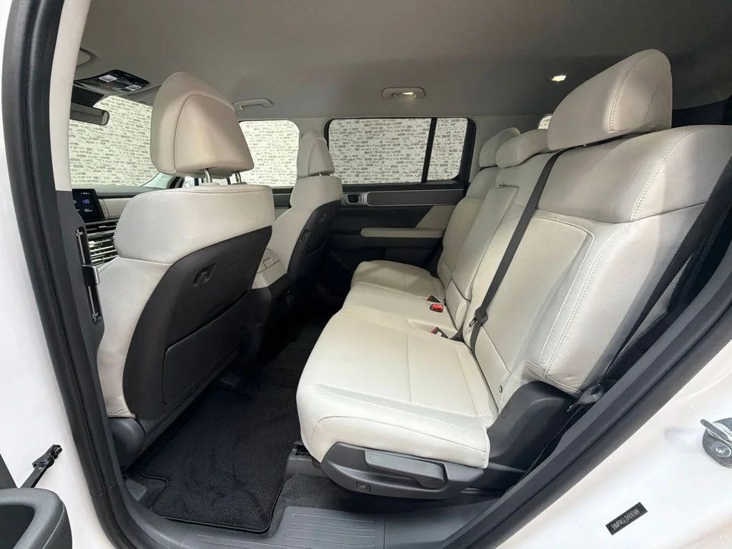 New 2027 Serenity White Hyundai SE image 14