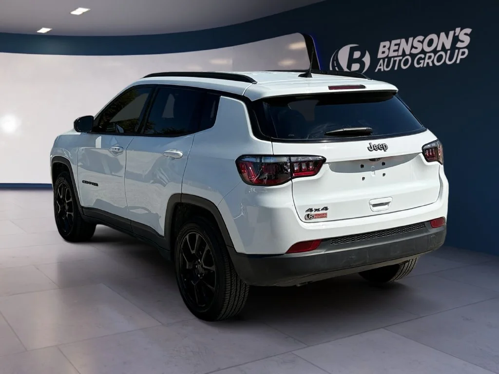 Used 2026 White Jeep Latitude image 3