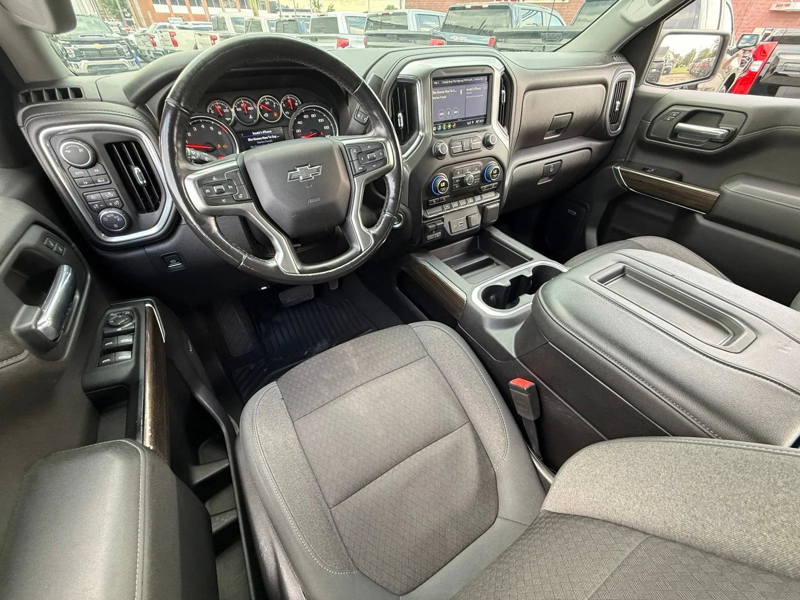 Used 2019 SUMMIT WHITE Chevrolet RST image 19