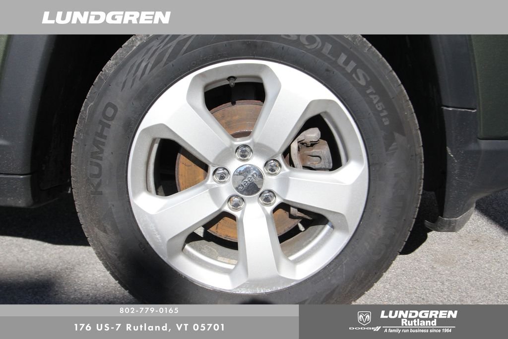 Used 2020 Green Jeep Latitude image 35
