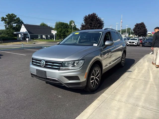 Used 2021 Silver Volkswagen 2.0T SE image 6