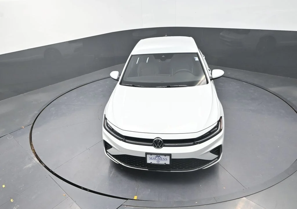 New 2026  Volkswagen 1.5T Sport image 13