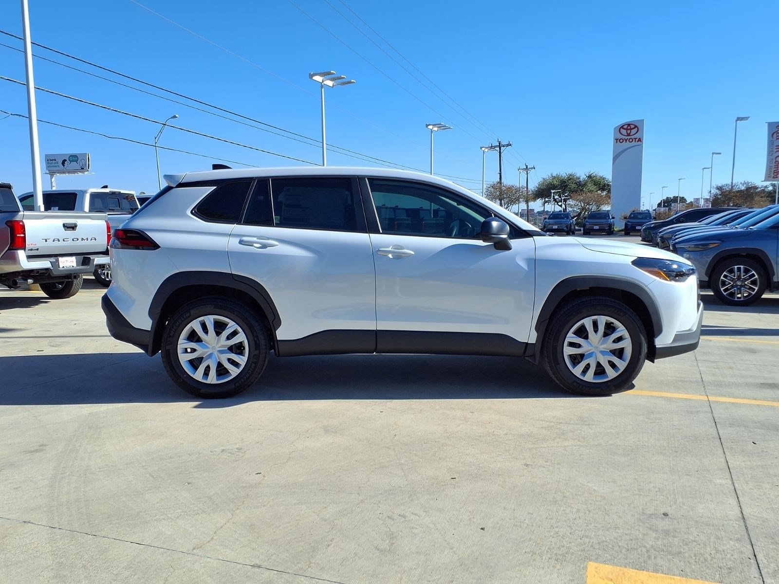New 2026 Wind Chill Pearl Toyota L image 4