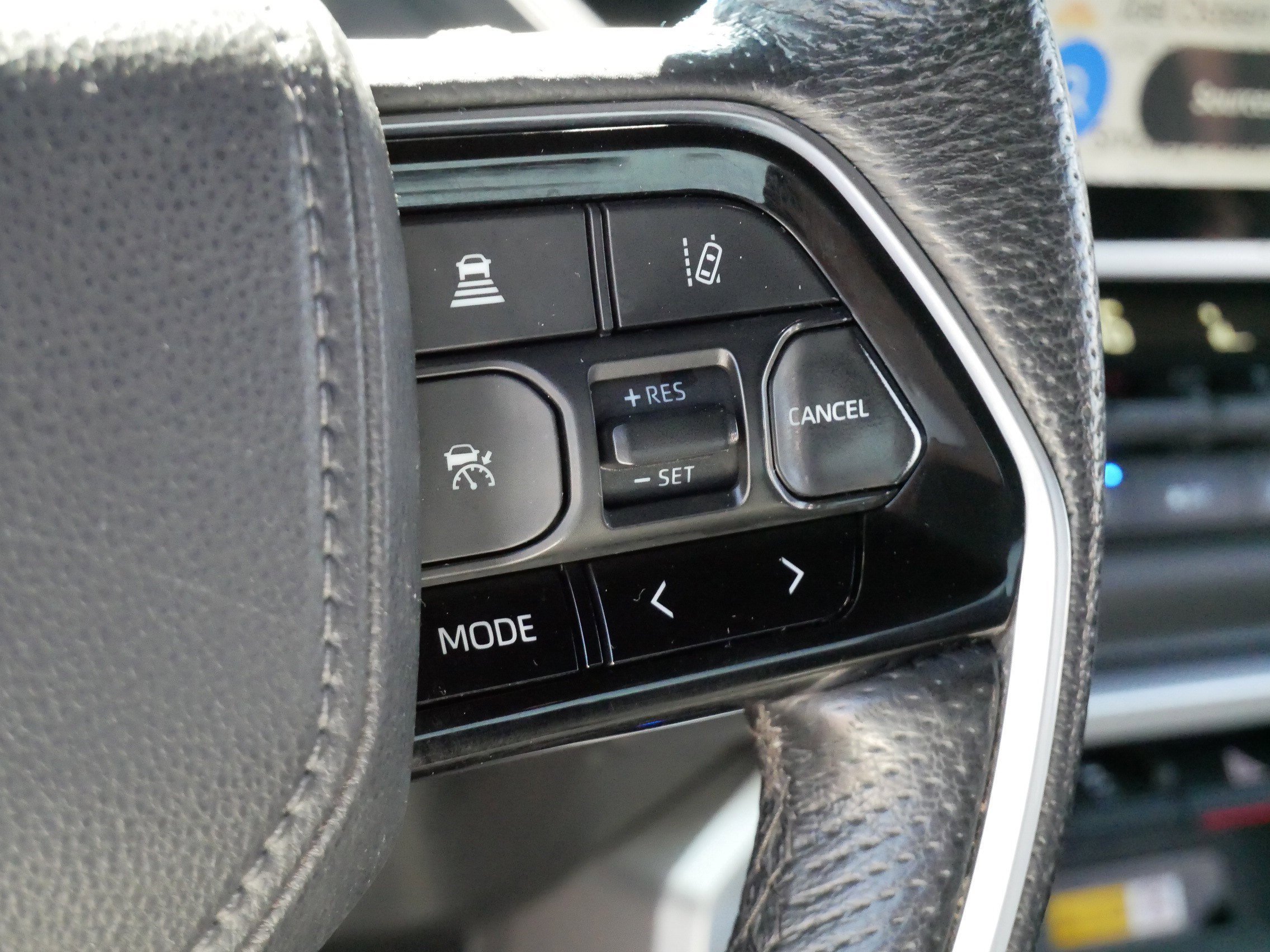 Used 2023 MAGNETIC GRAY MET Toyota Platinum image 25