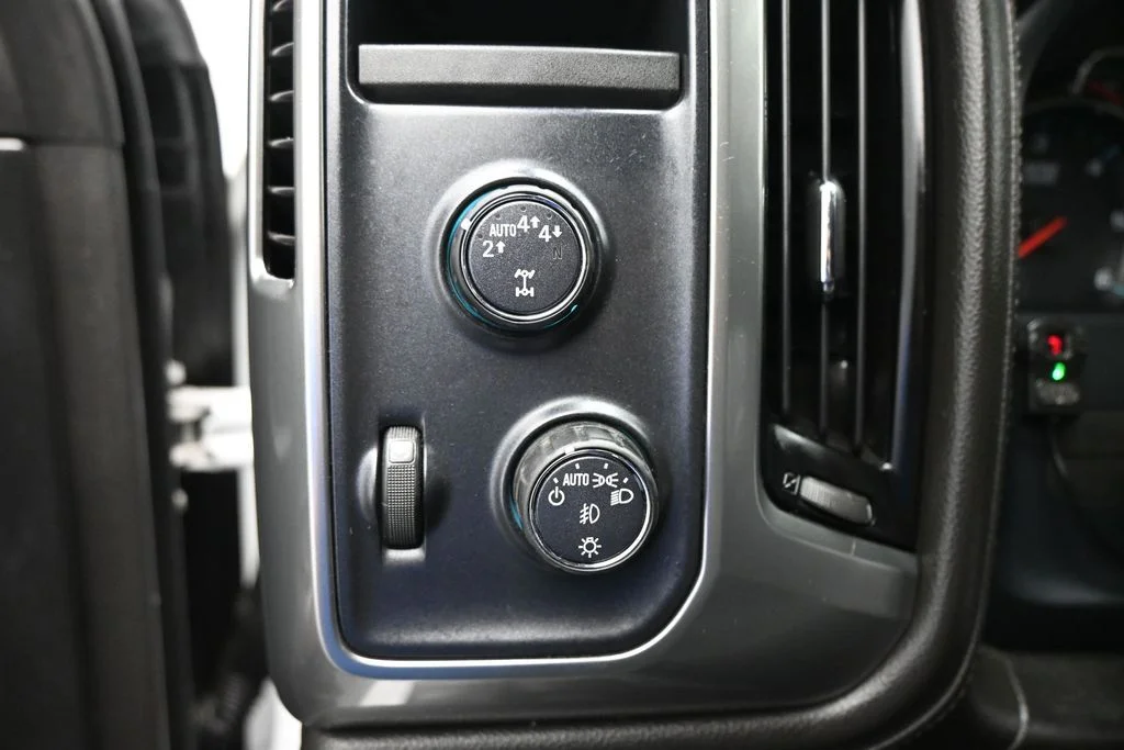 Used 2018 White Chevrolet LTZ image 12