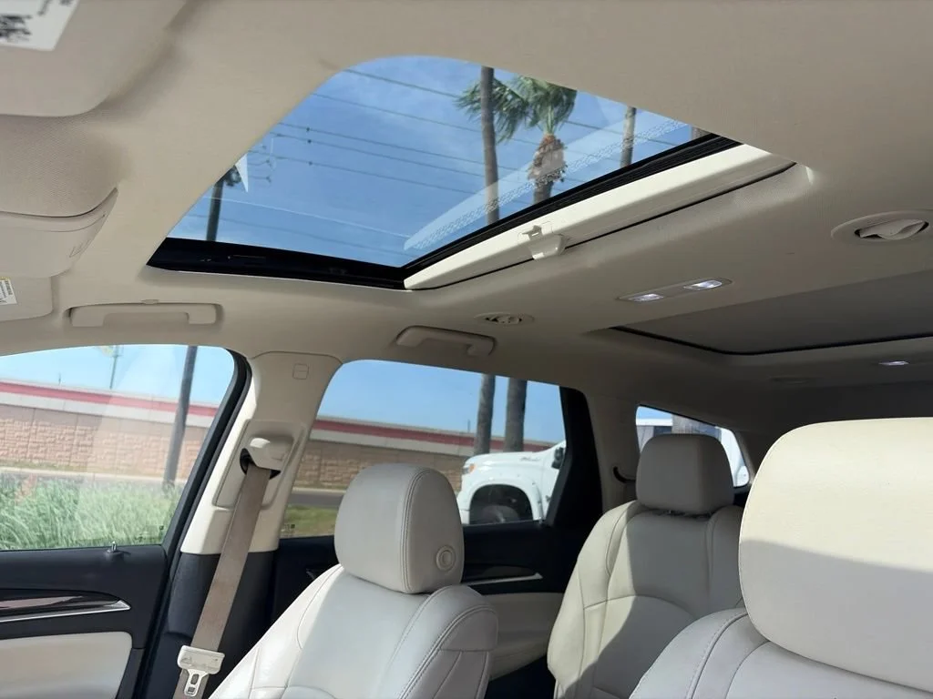 Used 2022 Ebony Twilight Metallic Buick Premium image 19