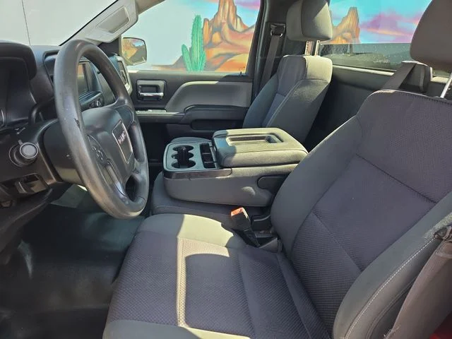 Used 2018 White GMC Base image 12