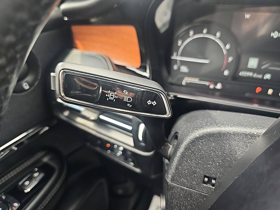 Used 2020 Black Lincoln Reserve image 19