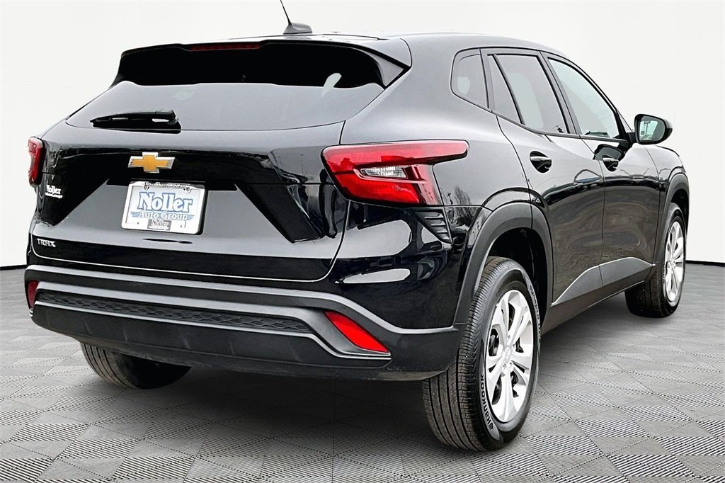 Used 2025 Chevrolet Trax LS with VIN KL77LFEP5SC237175 for sale in Kansas City