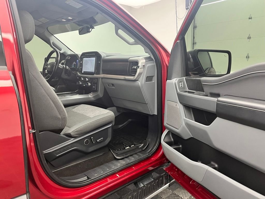 Used 2021 Rapid Red Metallic Tinted Clearcoat Ford XLT image 31