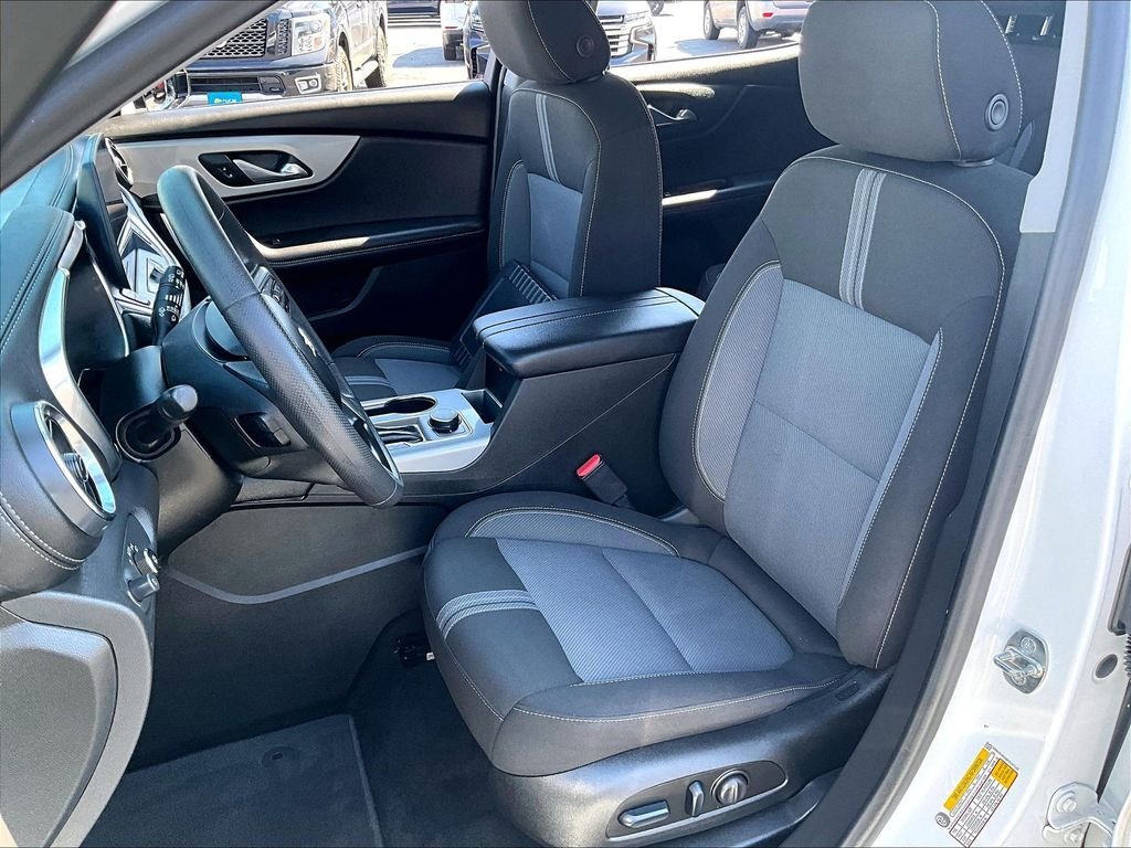 Used 2023 White Chevrolet LT image 10