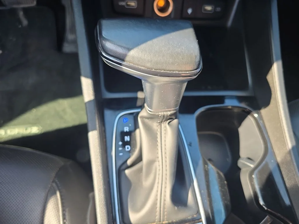 Used 2022 Ice White Hyundai Limited image 18