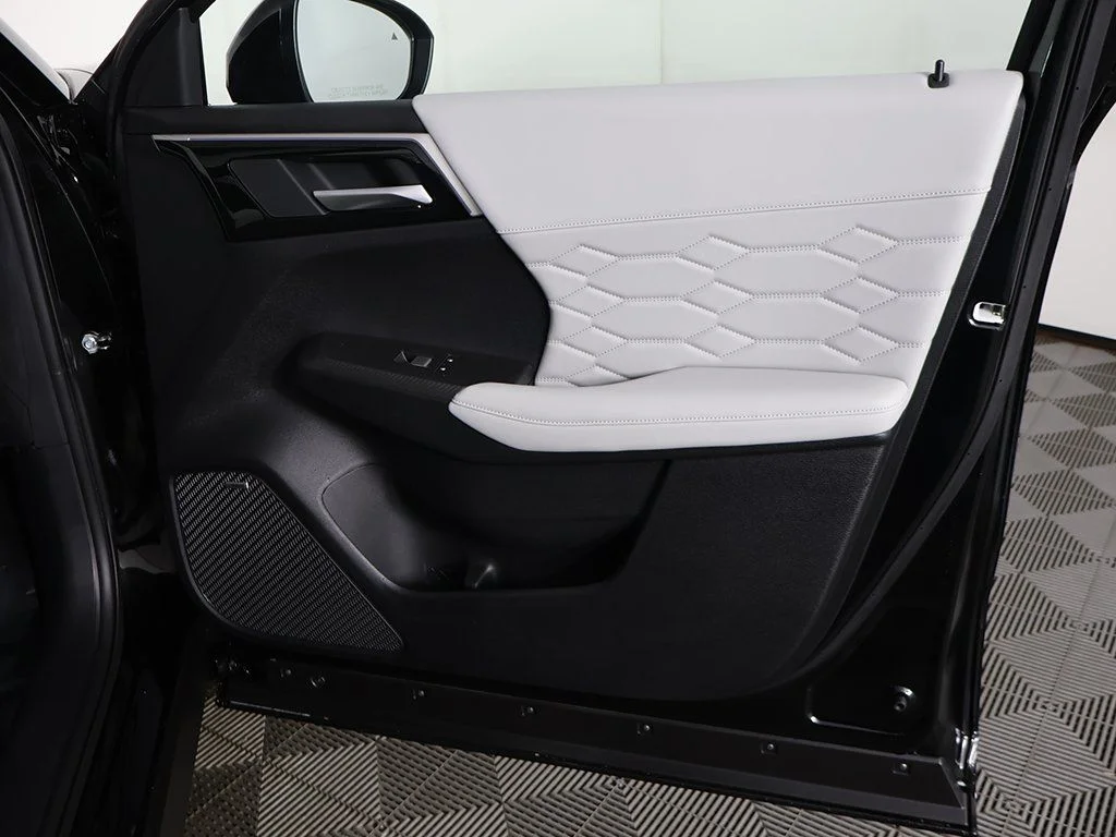 2025 Mitsubishi Outlander SEL - Photo 27