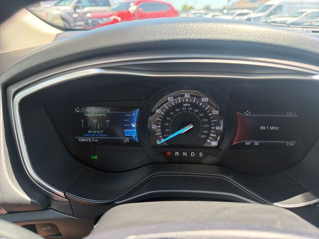 Used 2019 Gray Ford SE image 26