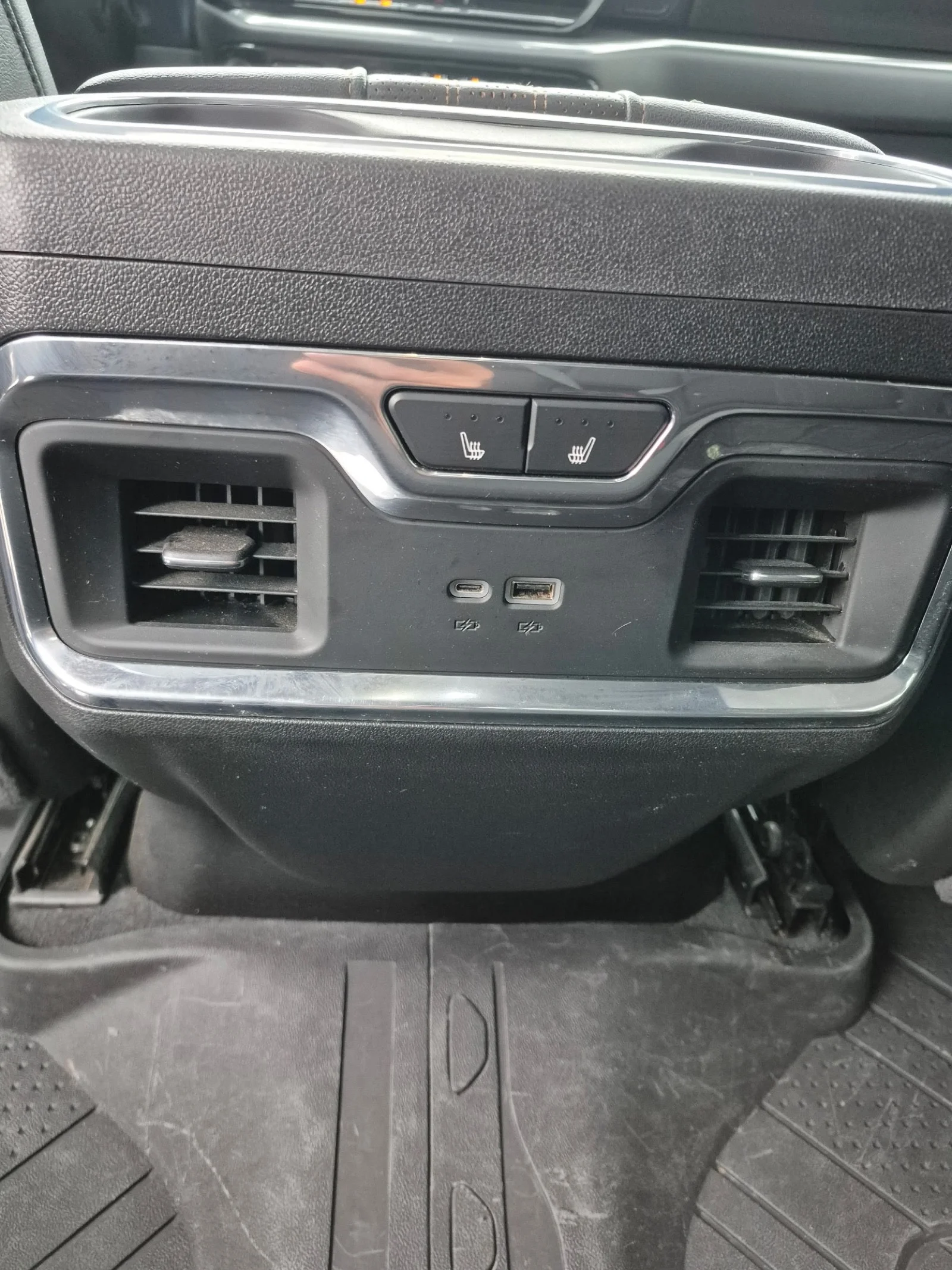 Used 2024 Black Chevrolet High Country image 8