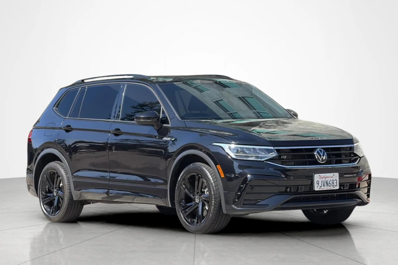 Used 2023 BLACK Volkswagen SE R-Line Black image 7