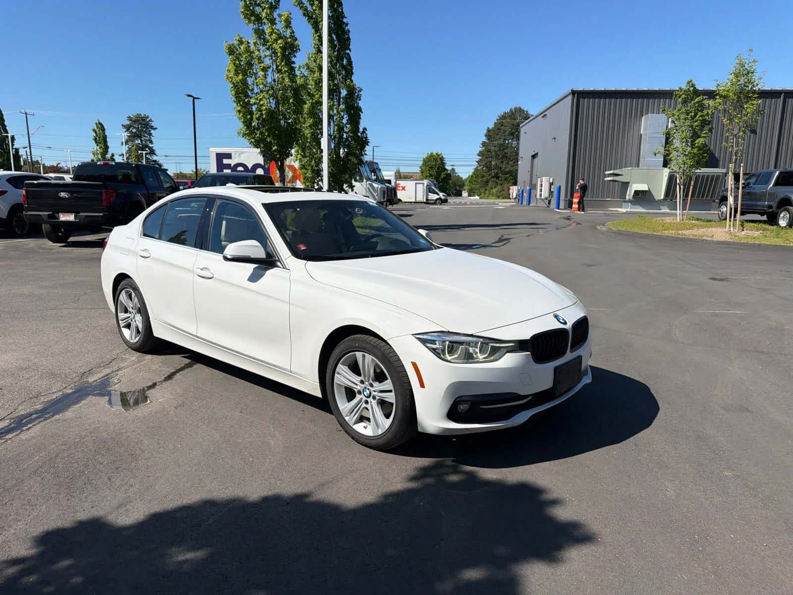Used 2018 Alpine White BMW 328d xDrive image 3