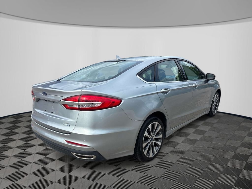 Used 2020 Silver Ford SE image 5