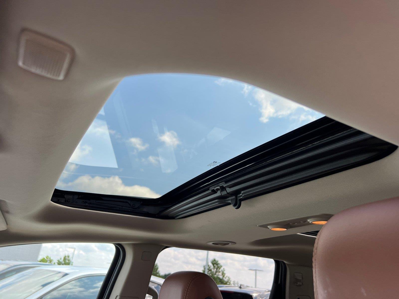 Used 2016 Iridescent Pearl Tricoat Chevrolet LT image 32
