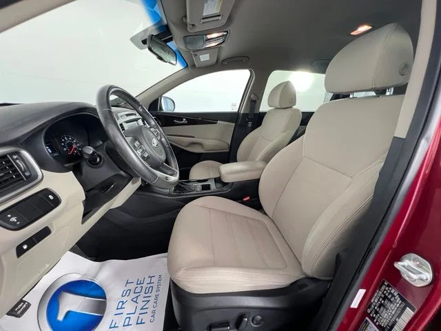 Used 2018 Red Kia LX image 10