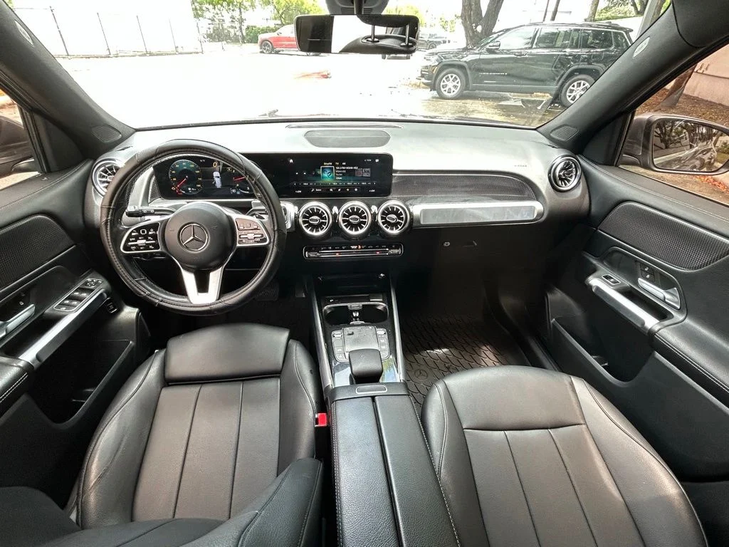 Used 2022  Mercedes-Benz GLB 250 image 10
