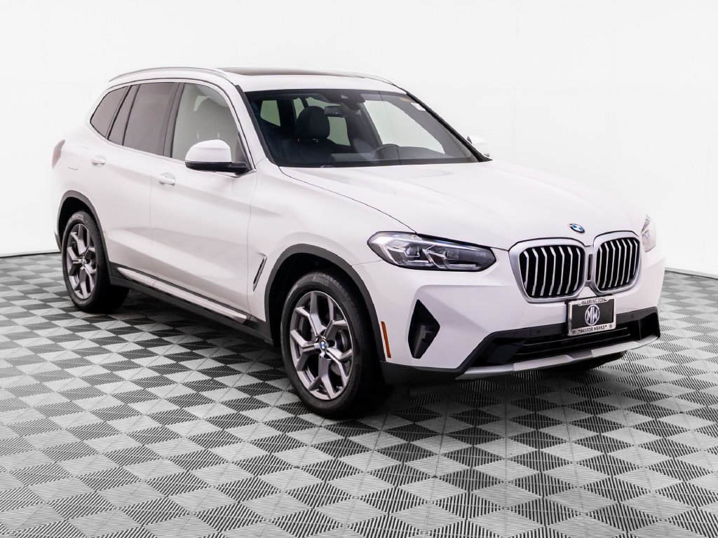 Used 2024 Alpine White BMW xDrive30i image 10
