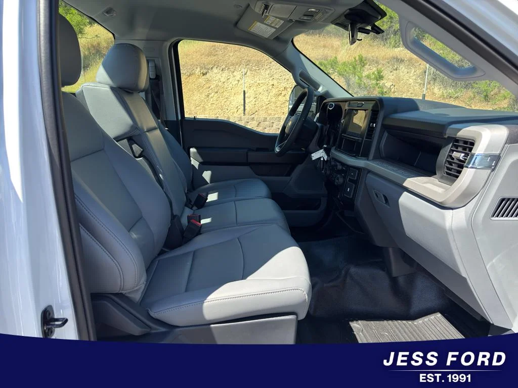New 2026 Oxford White Ford F-550® XL image 13