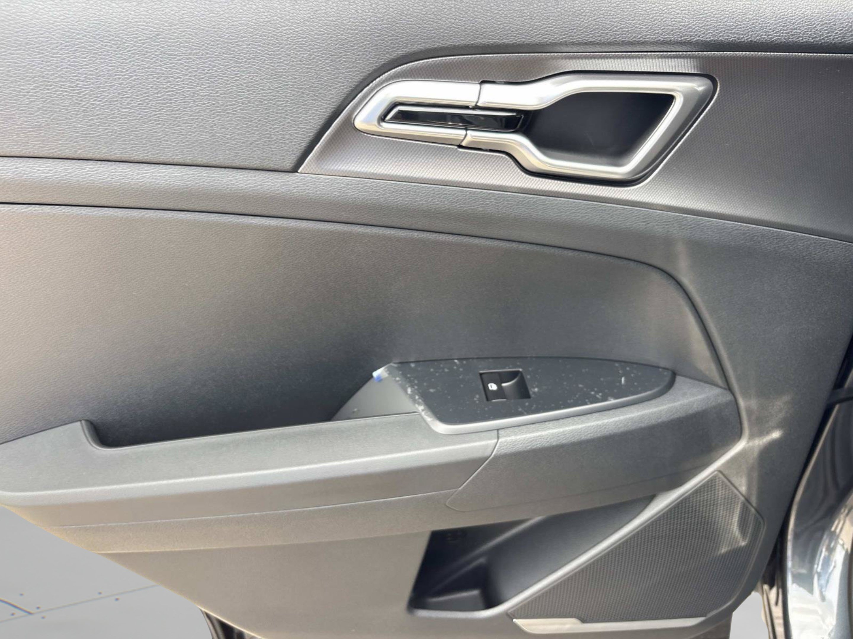 New 2027 Gravity Gray Kia LX image 18